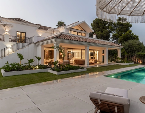 Villa for sale in Atalaya Golf, Estepona East