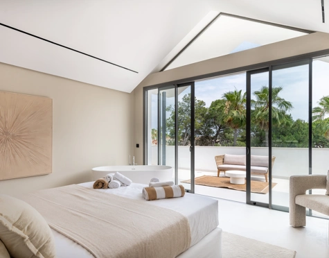 Villa for sale in Atalaya Golf, Estepona East