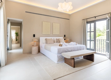 ELEGANT ANDALUSIAN VILLA WITH CONTEMPORARY INTERIORS NEAR ATALAYA GOLF