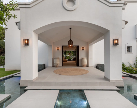 Villa for sale in Atalaya Golf, Estepona East