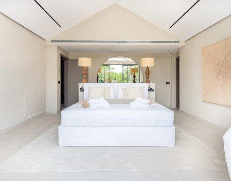 Villa for sale in Atalaya Golf, Estepona East