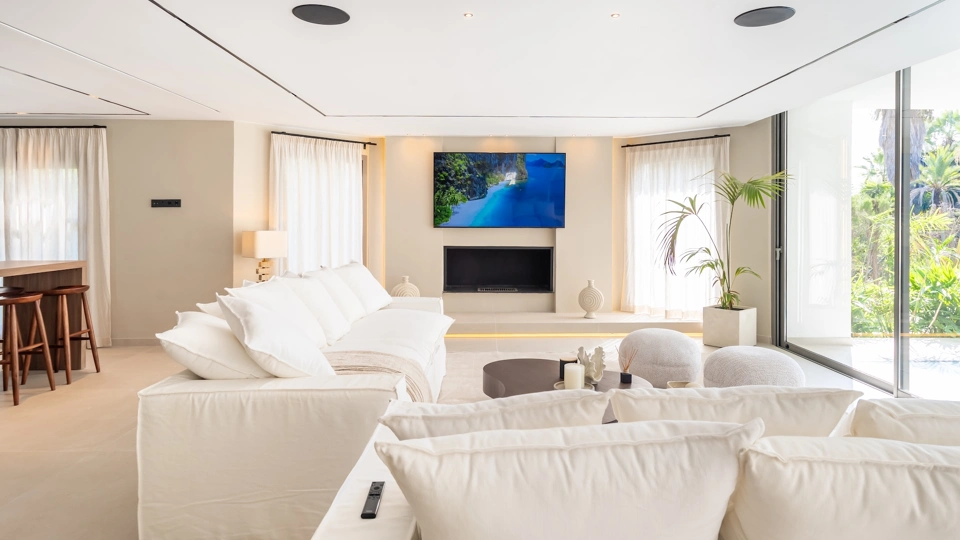Villa for sale in Atalaya Golf, Estepona East