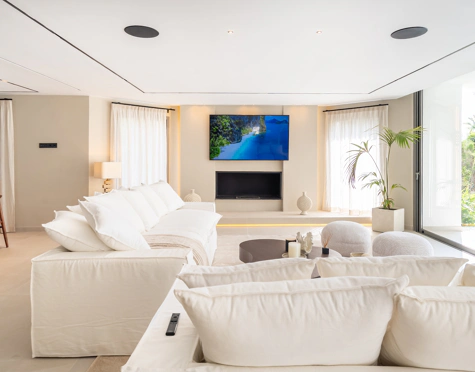 Villa for sale in Atalaya Golf, Estepona East