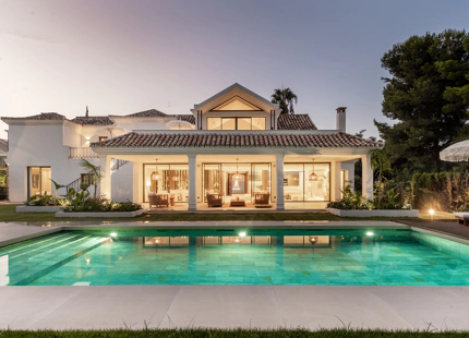 ELEGANT ANDALUSIAN VILLA WITH CONTEMPORARY INTERIORS NEAR ATALAYA GOLF