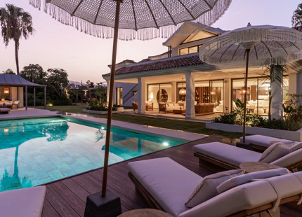 ELEGANT ANDALUSIAN VILLA WITH CONTEMPORARY INTERIORS NEAR ATALAYA GOLF