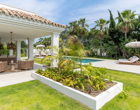 Villa for sale in Atalaya Golf, Estepona East