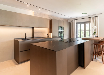 ELEGANT ANDALUSIAN VILLA WITH CONTEMPORARY INTERIORS NEAR ATALAYA GOLF