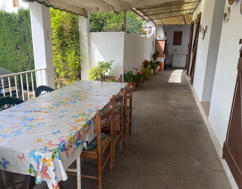 Villa for sale in El Velerin, Estepona East