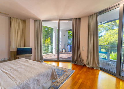 ELEGANTE VILLA PAREADA CON PISCINA PRIVADA Y VISTAS AL MAR EN UNA COMUNIDAD EXCLUSIVA