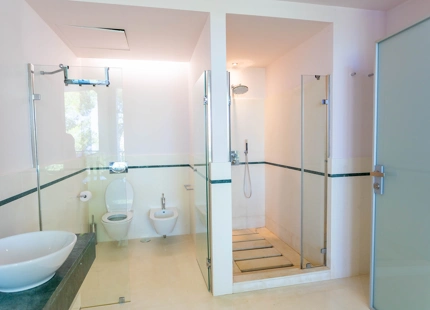 ELEGANTE VILLA PAREADA CON PISCINA PRIVADA Y VISTAS AL MAR EN UNA COMUNIDAD EXCLUSIVA