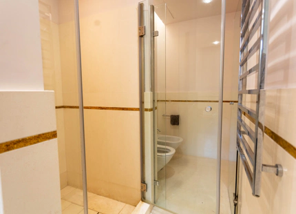 ELEGANTE VILLA PAREADA CON PISCINA PRIVADA Y VISTAS AL MAR EN UNA COMUNIDAD EXCLUSIVA