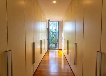 ELEGANTE VILLA PAREADA CON PISCINA PRIVADA Y VISTAS AL MAR EN UNA COMUNIDAD EXCLUSIVA