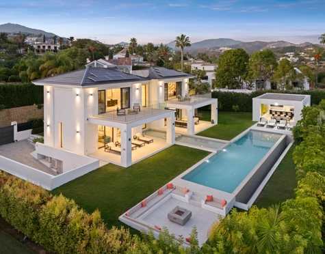 Villa for sale in La Quinta, Benahavis