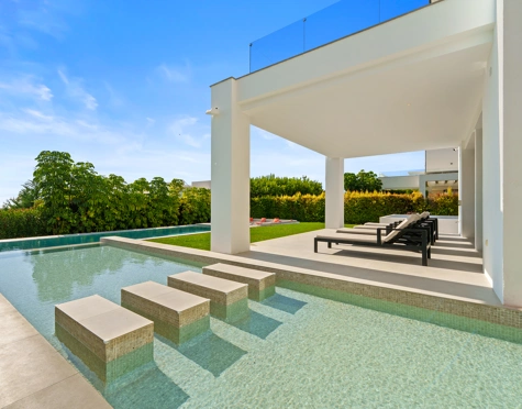 Villa for sale in La Quinta, Benahavis