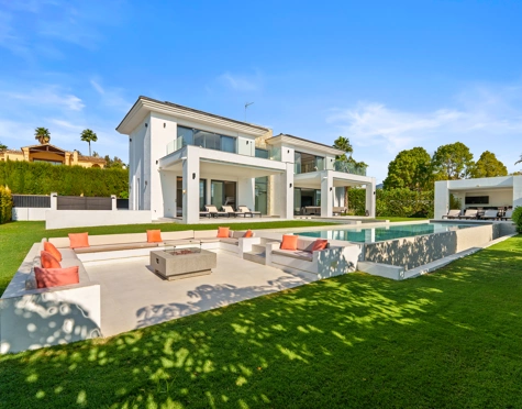 Villa for sale in La Quinta, Benahavis