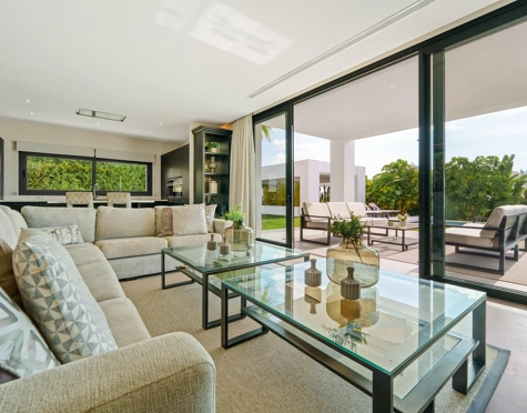 Villa for sale in La Quinta, Benahavis
