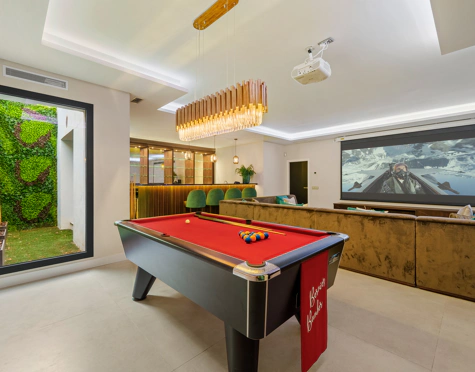 Villa for sale in La Quinta, Benahavis