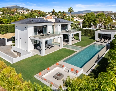 Villa for sale in La Quinta, Benahavis