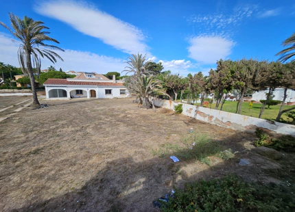 RANCHO PARK BEACHFRONT PLOT WITH PROJECT & LICENSE FOR SALE