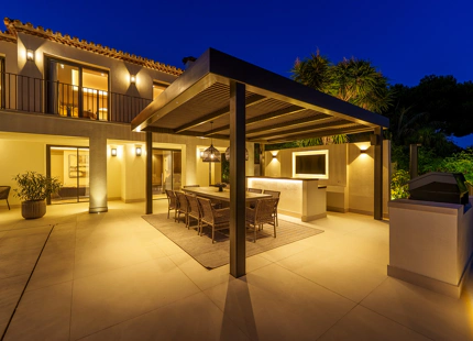 RESIDENCIA ELEGANTE TOTALMENTE RENOVADA EN LA MILLA DE ORO