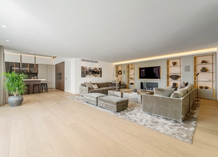 RESIDENCIA ELEGANTE TOTALMENTE RENOVADA EN LA MILLA DE ORO