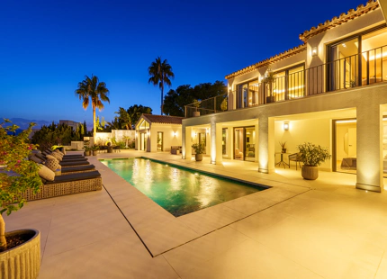 RESIDENCIA ELEGANTE TOTALMENTE RENOVADA EN LA MILLA DE ORO
