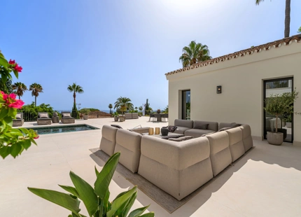 RESIDENCIA ELEGANTE TOTALMENTE RENOVADA EN LA MILLA DE ORO