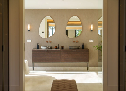 RESIDENCIA ELEGANTE TOTALMENTE RENOVADA EN LA MILLA DE ORO