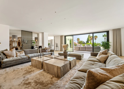 RESIDENCIA ELEGANTE TOTALMENTE RENOVADA EN LA MILLA DE ORO