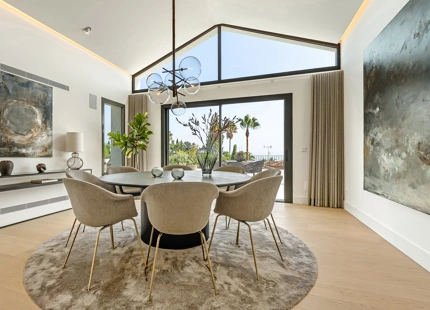 RESIDENCIA ELEGANTE TOTALMENTE RENOVADA EN LA MILLA DE ORO