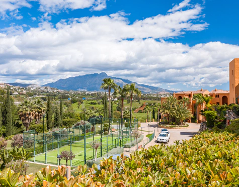 Apartment for sale in Benahavis