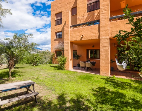 Apartment for sale in Benahavis