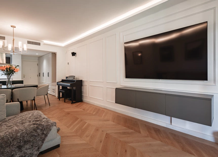 ELEGANT FULLY RENOVATED GARDEN RESIDENCE IN A SECURE BENAHAVÍS COMMUNITY