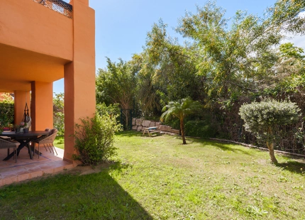 ELEGANT FULLY RENOVATED GARDEN RESIDENCE IN A SECURE BENAHAVÍS COMMUNITY