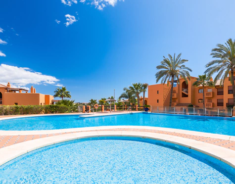 Apartment for sale in Benahavis