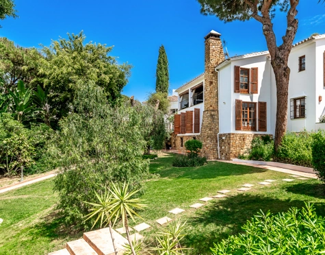 Villa for sale in Elviria, Marbella Este