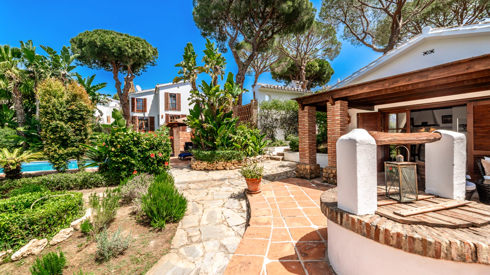 Villa for sale in Elviria, Marbella East