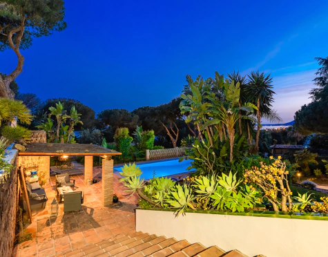 Villa for sale in Elviria, Marbella Este