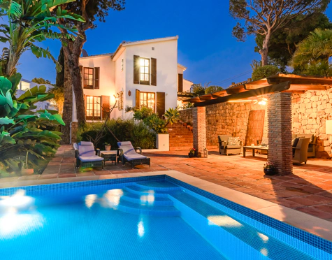Villa for sale in Elviria, Marbella Este