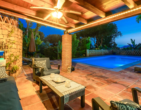 Villa for sale in Elviria, Marbella Este