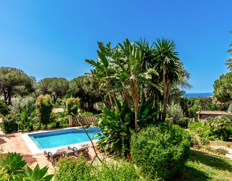 Villa for sale in Elviria, Marbella Este