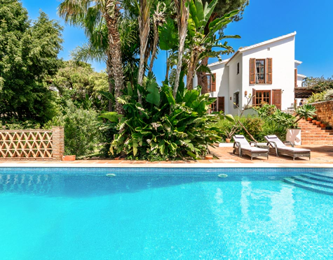 Villa for sale in Elviria, Marbella Este