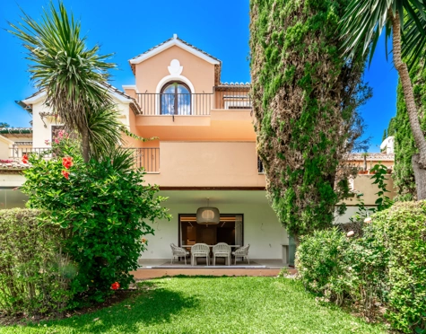 FRONTLINE BEACH TOWNHOUSE FOR SALE ON THE NEW GOLDEN MILE, ESTEPONA