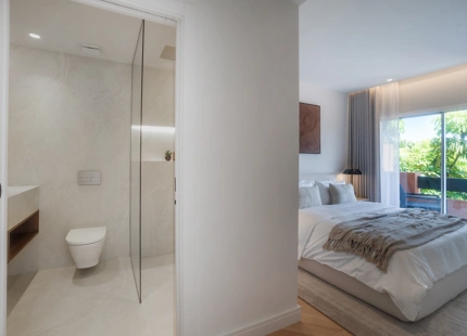 ÁTICO DÚPLEX ELEGANTEMENTE RENOVADO CON TERRAZAS PANORÁMICAS EN NUEVA ANDALUCÍA