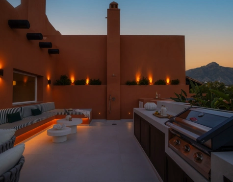 Duplex Penthouse for sale in Nueva Andalucia, Marbella