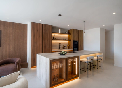 ÁTICO DÚPLEX ELEGANTEMENTE RENOVADO CON TERRAZAS PANORÁMICAS EN NUEVA ANDALUCÍA