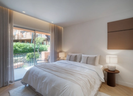 ÁTICO DÚPLEX ELEGANTEMENTE RENOVADO CON TERRAZAS PANORÁMICAS EN NUEVA ANDALUCÍA