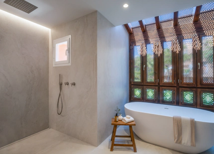ÁTICO DÚPLEX ELEGANTEMENTE RENOVADO CON TERRAZAS PANORÁMICAS EN NUEVA ANDALUCÍA