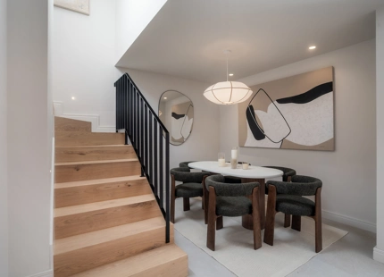ÁTICO DÚPLEX ELEGANTEMENTE RENOVADO CON TERRAZAS PANORÁMICAS EN NUEVA ANDALUCÍA