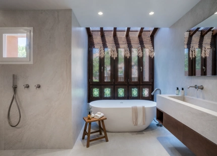 ÁTICO DÚPLEX ELEGANTEMENTE RENOVADO CON TERRAZAS PANORÁMICAS EN NUEVA ANDALUCÍA